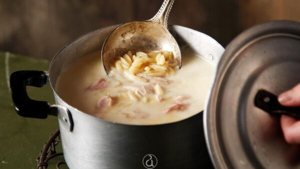 κοτόσουπα με κριθαράκι