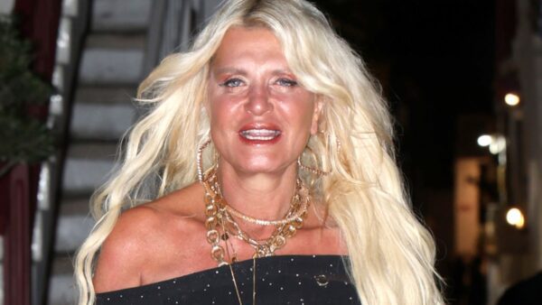 Η Μαρίνα Σταυράκη στην Μύκονο