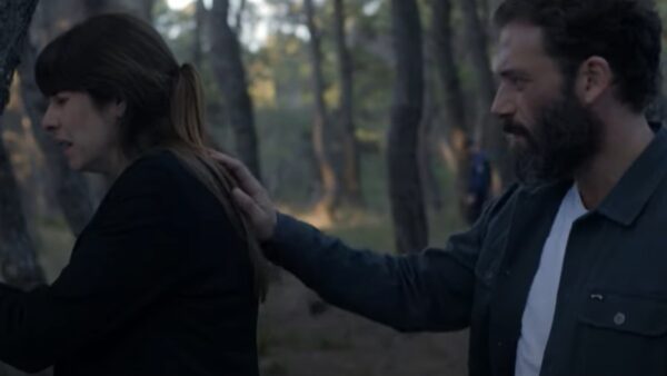 Ψάχνουν την Ειρήνη στο δάσος στην σειρά Μαύροι Πίνακες.