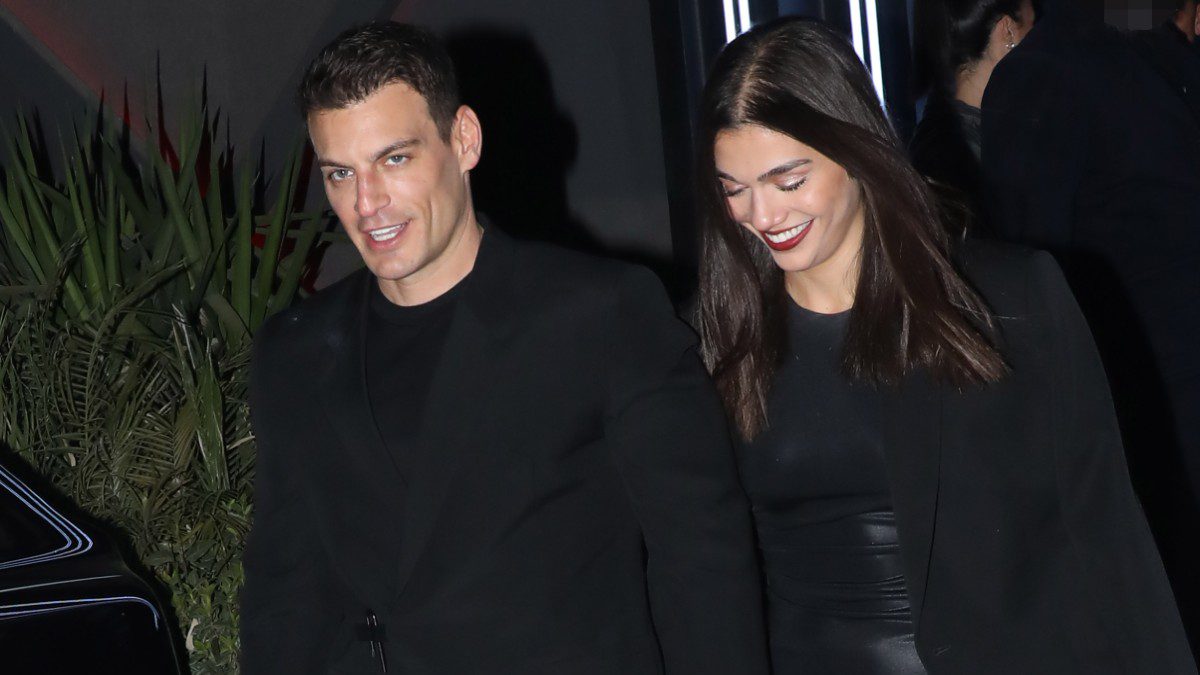 Μελίνα Νικολαΐδη και Δημήτρης Φιντιρίκος στα μπουζούκια