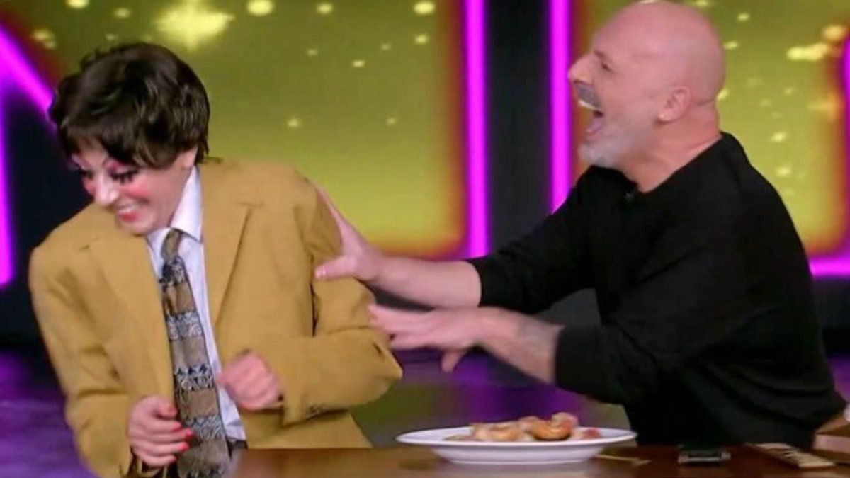 Ο Νίκος Μουτσινάς και η Βάνια