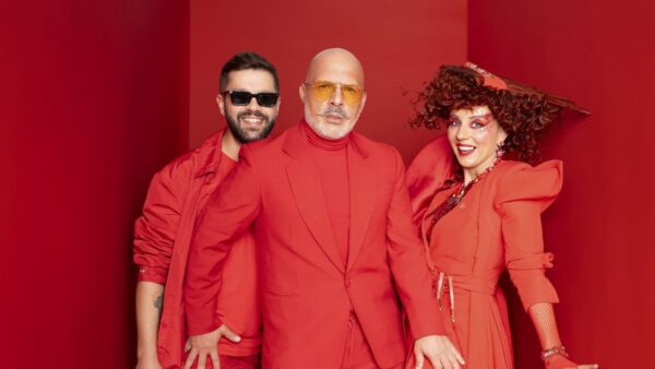 Ο Νίκος Μουτσινάς, η Ματίνα Νικολάου και ο Ανδρέας Βούλγαρης στα κόκκινα