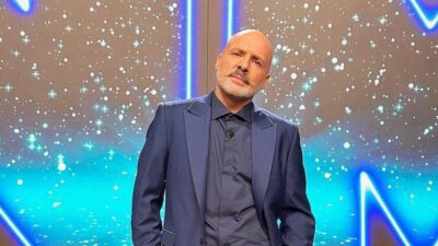 ο Νίκος Μουτσινάς στο πλατό του ΝΜ Βραδιάτικα