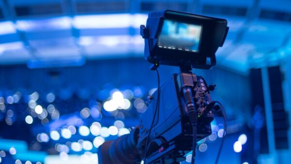 Μια κάμερα εκπομπής