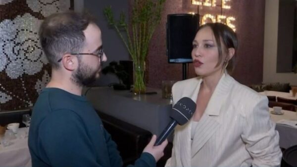 H Πηνελόπη Αναστασοπούλου, μιλάει στην κάμερα του Πρωινού ΣουΣου του OPEN