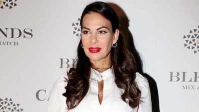 Η Εύη Βατίδου σε βραδινή έξοδο