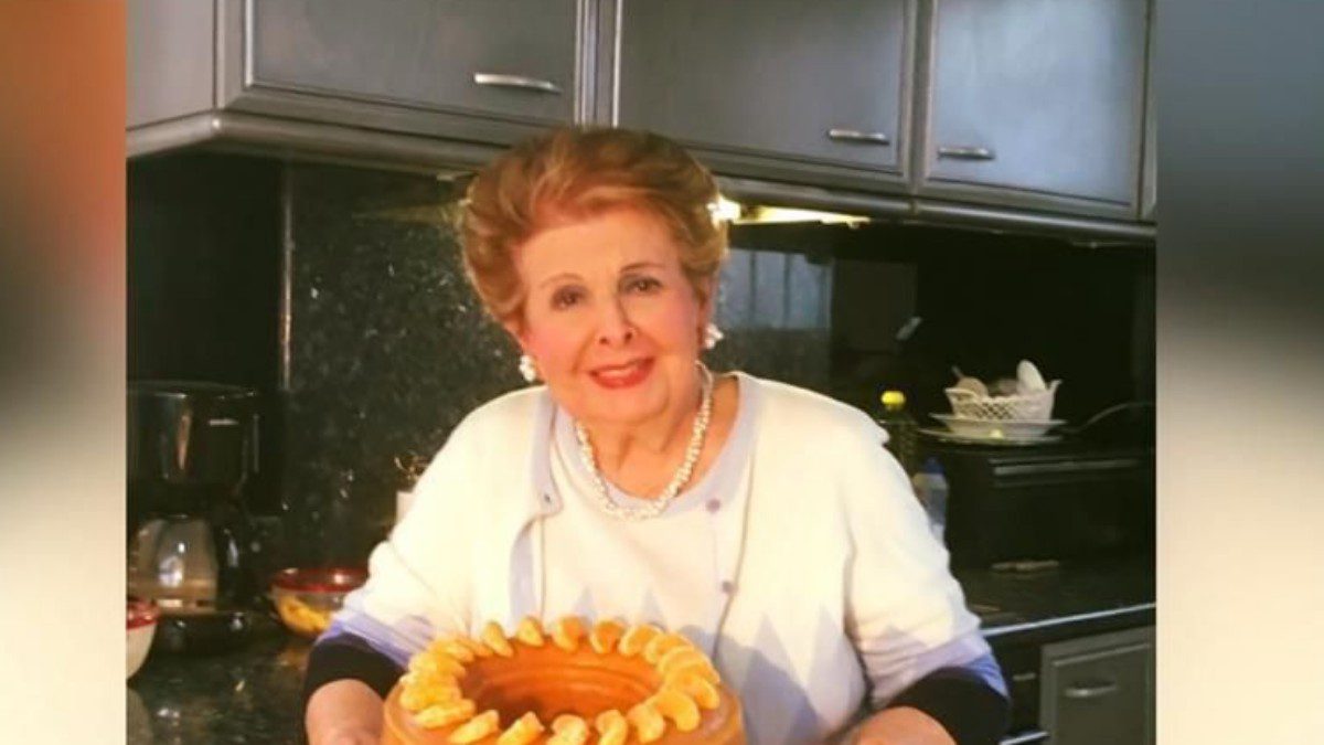 Στιγμιότυπο από το αποχαιρετιστήριο βίντεο του ΑΝΤ1 στην Βέφα Αλεξιάδου