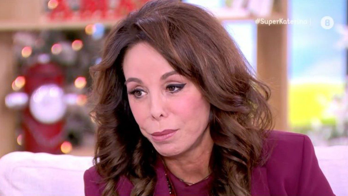 Συνέντευξη στην Κατερίνα Καινούργιου και το Super Κατερίνα παραχώρησε η Βούλα Πατουλίδου
