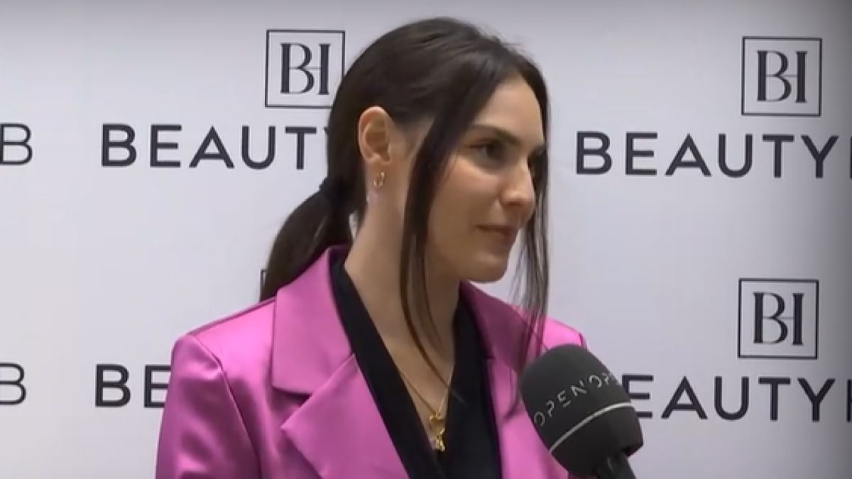 Η Βρισηίδα Ανδριώτου μιλάει στην κάμερα του "Πρωινού ΣουΣου".