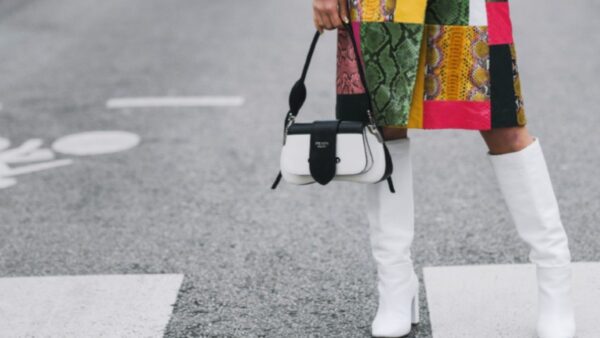 Οι λευκές μπότες είναι τάση του χειμώνα