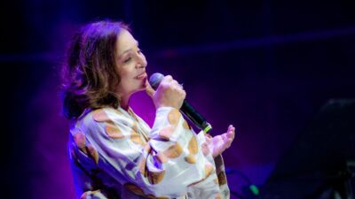 Η Χάρις Αλεξίου στο Καλλιμάρμαρο.