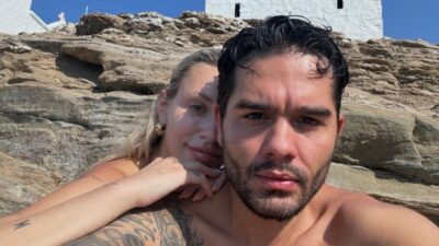 Η ανάρτηση του Χρήστου Μάστορα με την Γαρυφαλλιά Καλληφώνη.