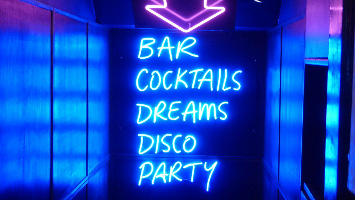 Επιγραφή κλαμπ