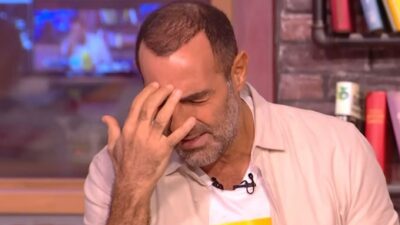 Εκτός εαυτού ο Αντώνης Κανάκης: «Είναι να τρελαίνεσαι, εμπλέκονται τα νεκρά παιδιά με ανακοινώσεις για την τηλεθέαση!»