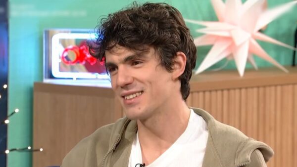 Δημήτρης Καπουράνης για Βrokeback Μountain: «Ο κόσμος αντιδρά για το γυμνό, εγώ δεν νιώθω περίεργα»