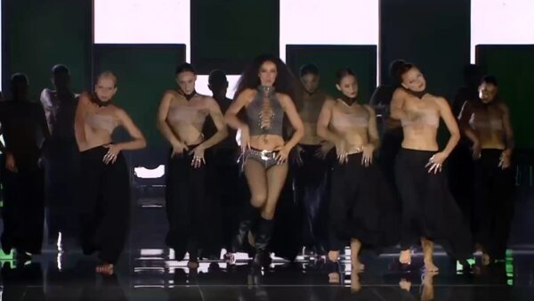 Ελένη Φουρέιρα: Η «βασίλισσα» του MadWalk έβαλε φωτιά στη σκηνή με το εκρηκτικό opening act της!