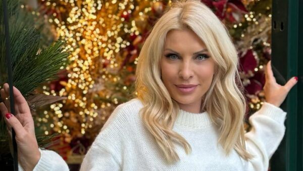 Η Ελένη Μενεγάκη σε γιορτινό mood