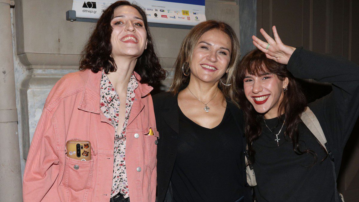 Η Μπέσσυ Μάλφα με τις Σκιαδαρέσες