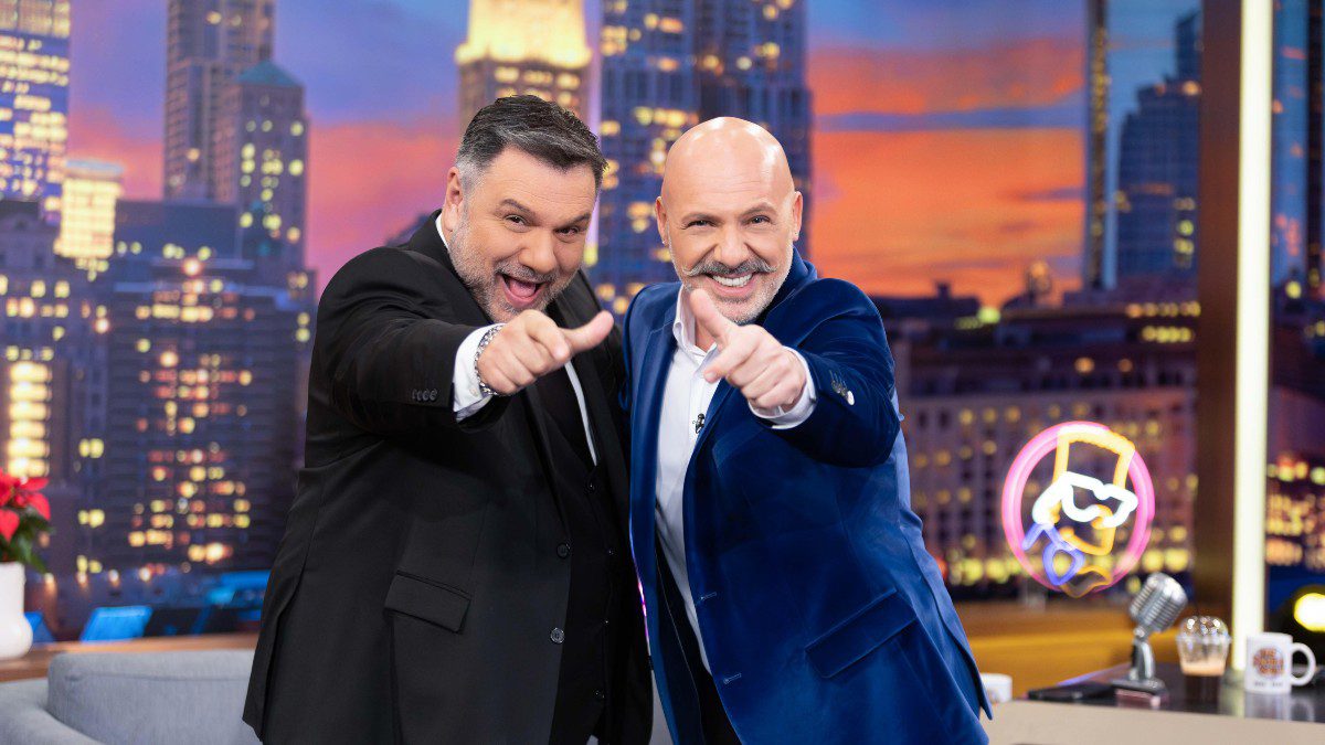 Ο Νίκος Μουτσινάς στο The 2Night Show