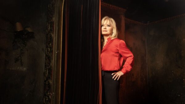 Η Αγγελική Νικολούλη στο Φως στο Τούνελ.