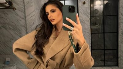 Η Αλεξάνδρα Νίκα με καμηλό παλτό