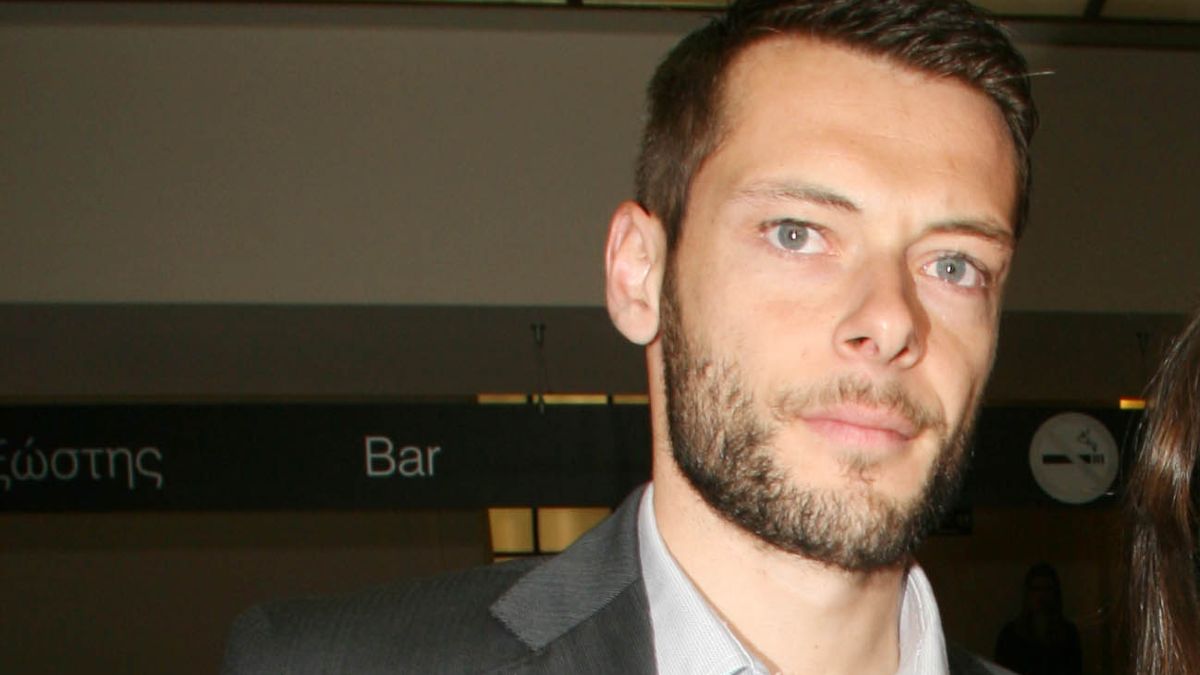 Ο Αλέξανδρος Τσόρβας σε βραδινή έξοδο.