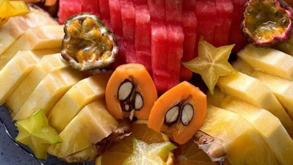 φρούτο σα σαλάτα με άλλα φρούτα