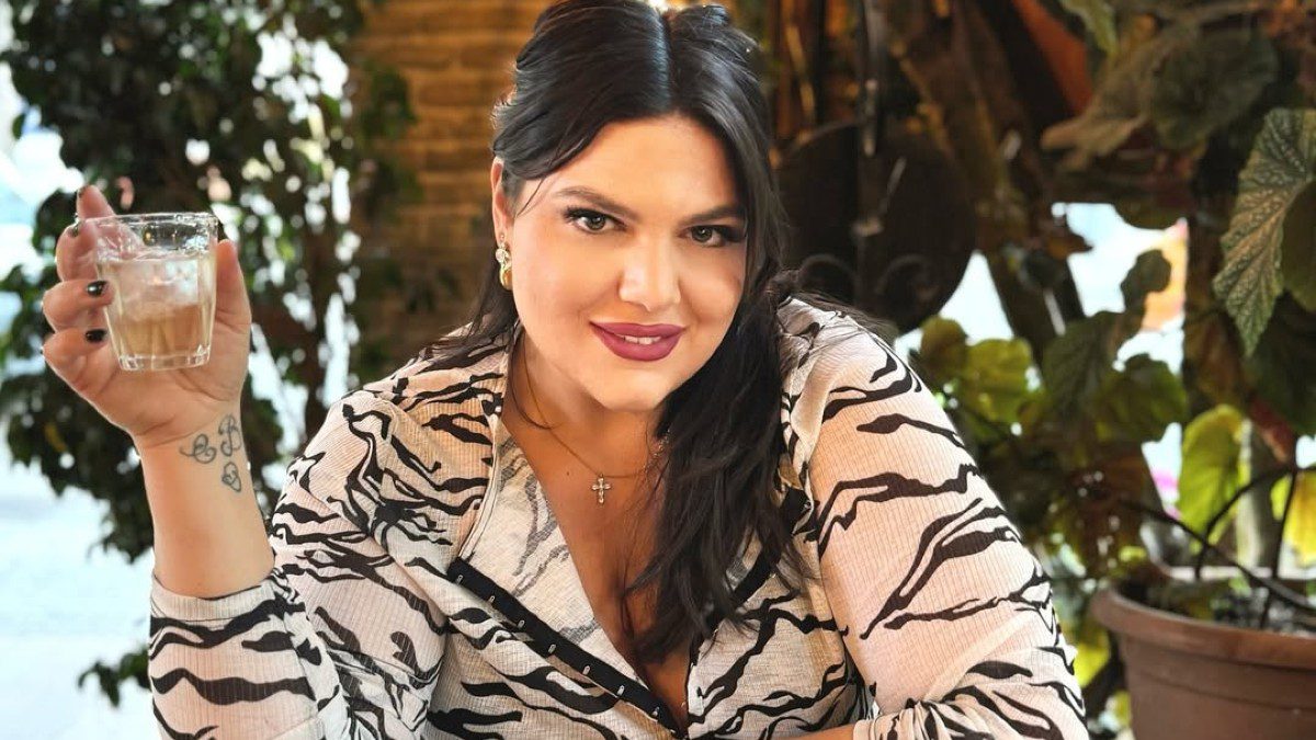 Η Δανάη Μπάρκα σε έξοδο της στο Instagram.