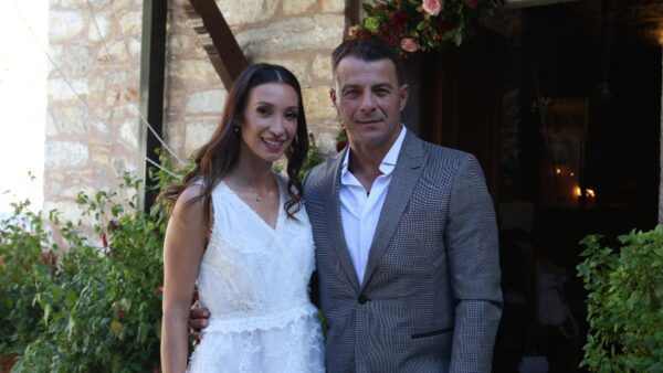 Η Δήμητρα Βαμβακούση και ο Γιώργος Αγγελόπουλος στην βάπτιση της κόρης τους.