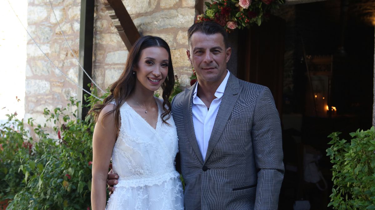 Η Δήμητρα Βαμβακούση και ο Γιώργος Αγγελόπουλος στην βάπτιση της κόρης τους.