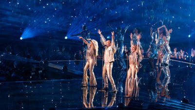 Συγκρότημα τραγουδάει στη eurovision