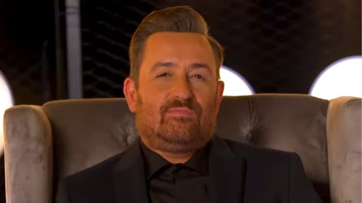 Ο Θέμης Γεωργαντάς στην καρέκλα του after dark