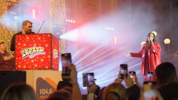 Ιουλία Καλλιμάνη live powered by ΣΚΡΑΤΣ