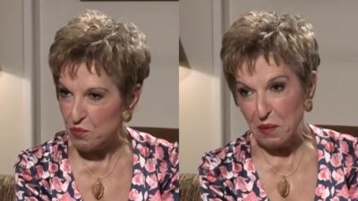 Η Ιωάννα Μάνδρου κάθεται σε καναπέ