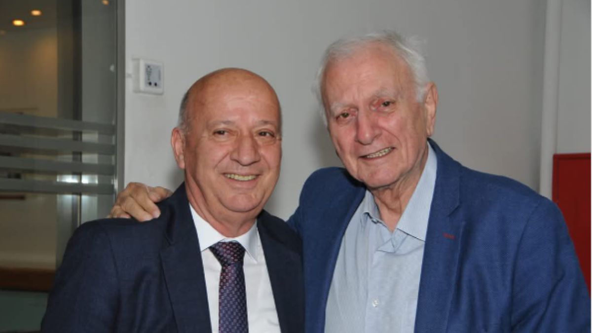 Ο Κώστας Χαρδαβέλλας και ο Θανάσης Κατερινόπουλος στο Instagram.