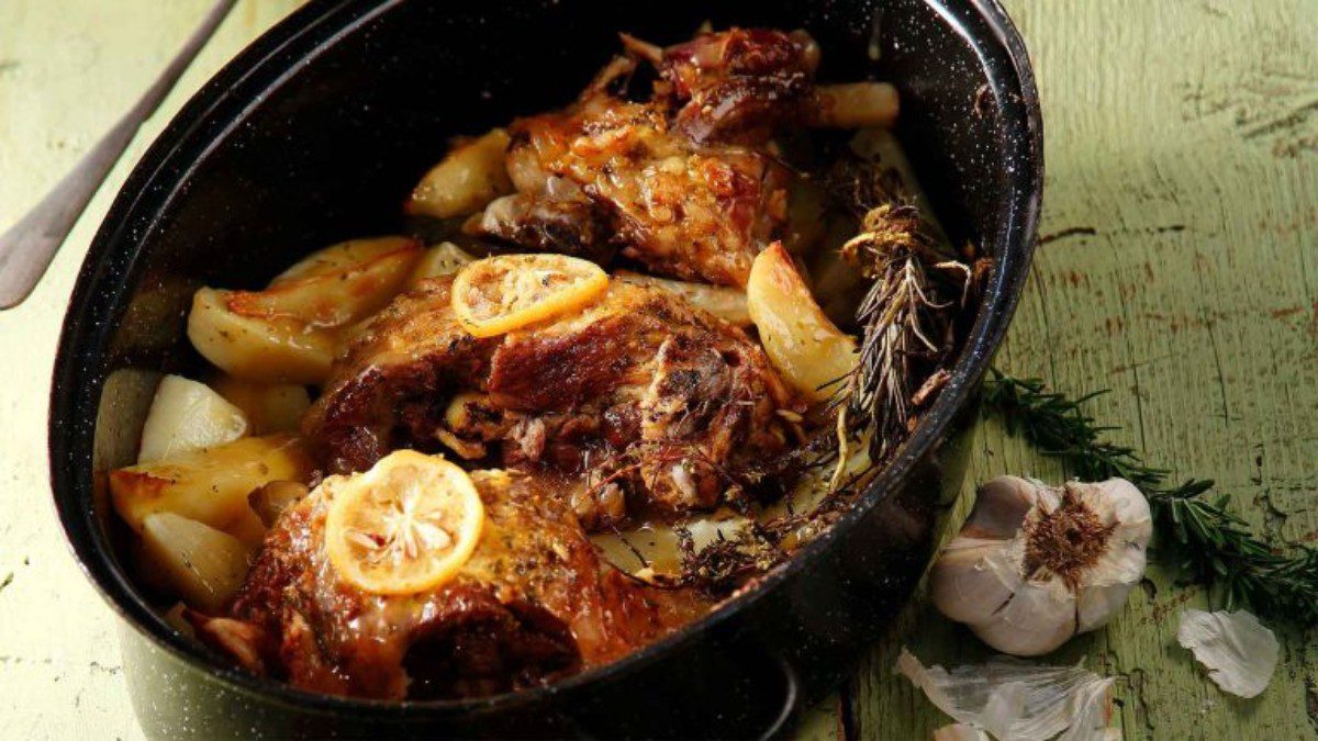 Κατσικάκι με πατάτες