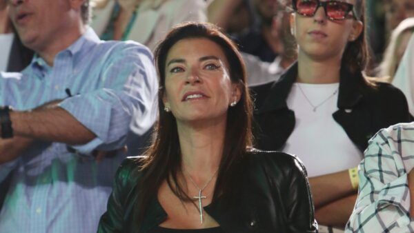 Μαρίνα Βερνίκου: Τα 4 μυστικά της για εφηβικά πόδια στα 48 της!