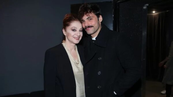 Ο Γιώργος Παπαγεωργίου μιλάει για την μητέρα του Φιλαρέτη Κομνηνού