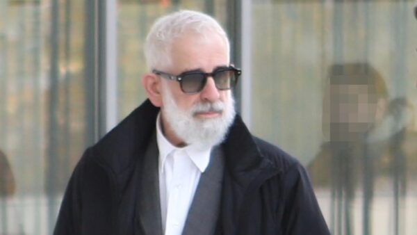 Ο Πέτρος Φιλιππίδης στο Εφετείο Αθηνών