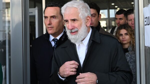 Πλάνα από την δίκη του Πέτρου Φιλιππίδη