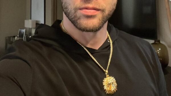 Κομμένη φωτογραφία του Πολ Μπάμπα