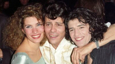 Ο Ηλίας Ψινάκης ο Σάκης Ρουβάς και η Ελένη Μενεγάκη σε παλιά έξοδό τους