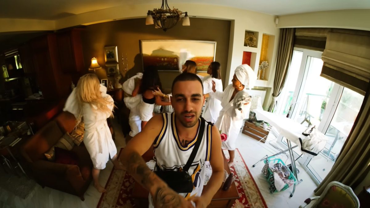 Ο Ricta σε βιντεοκλίπ του