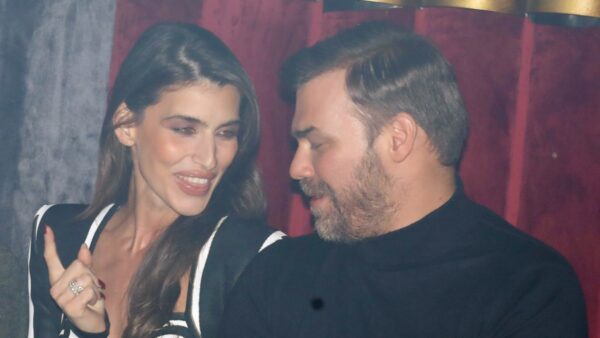 Ο Γιώργος Σαμπάνης και η Ιωάννα Σαρρή στα μπουζούκια