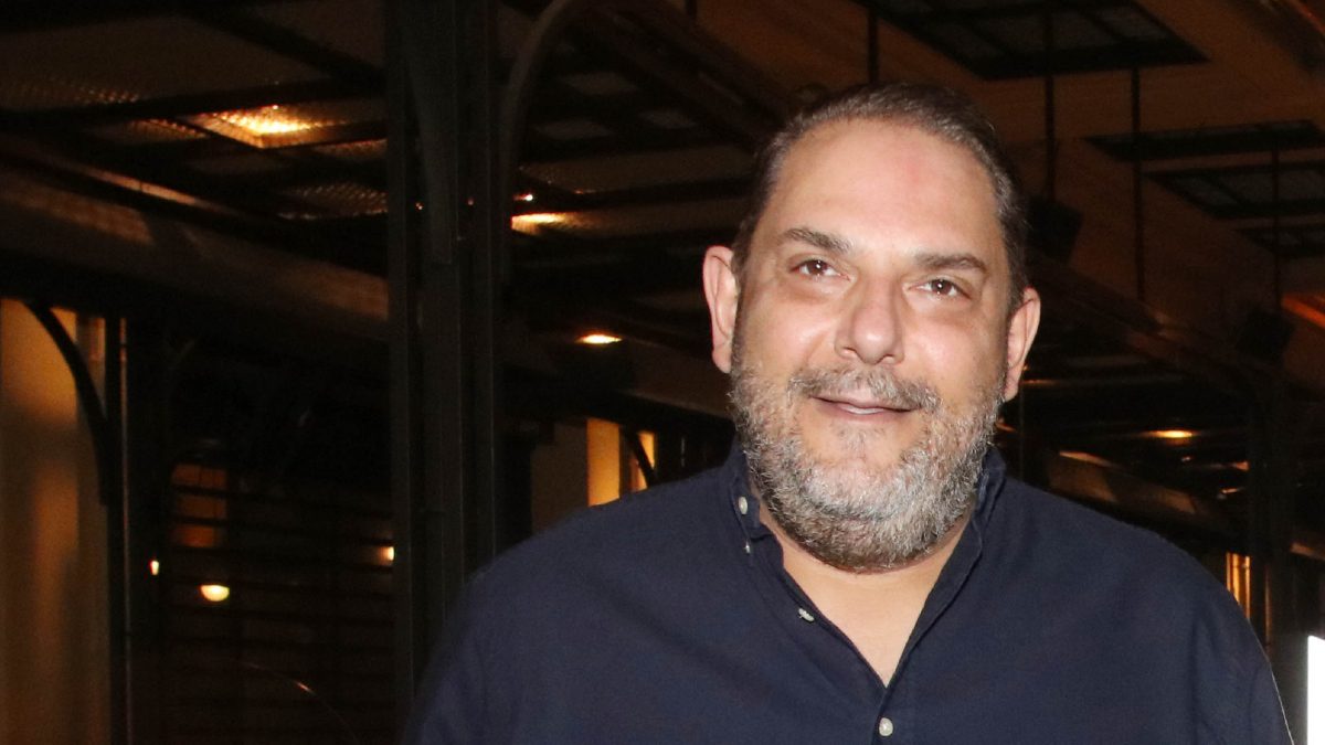 Ο Στέλιος Διονυσίου σε βραδινή του έξοδο