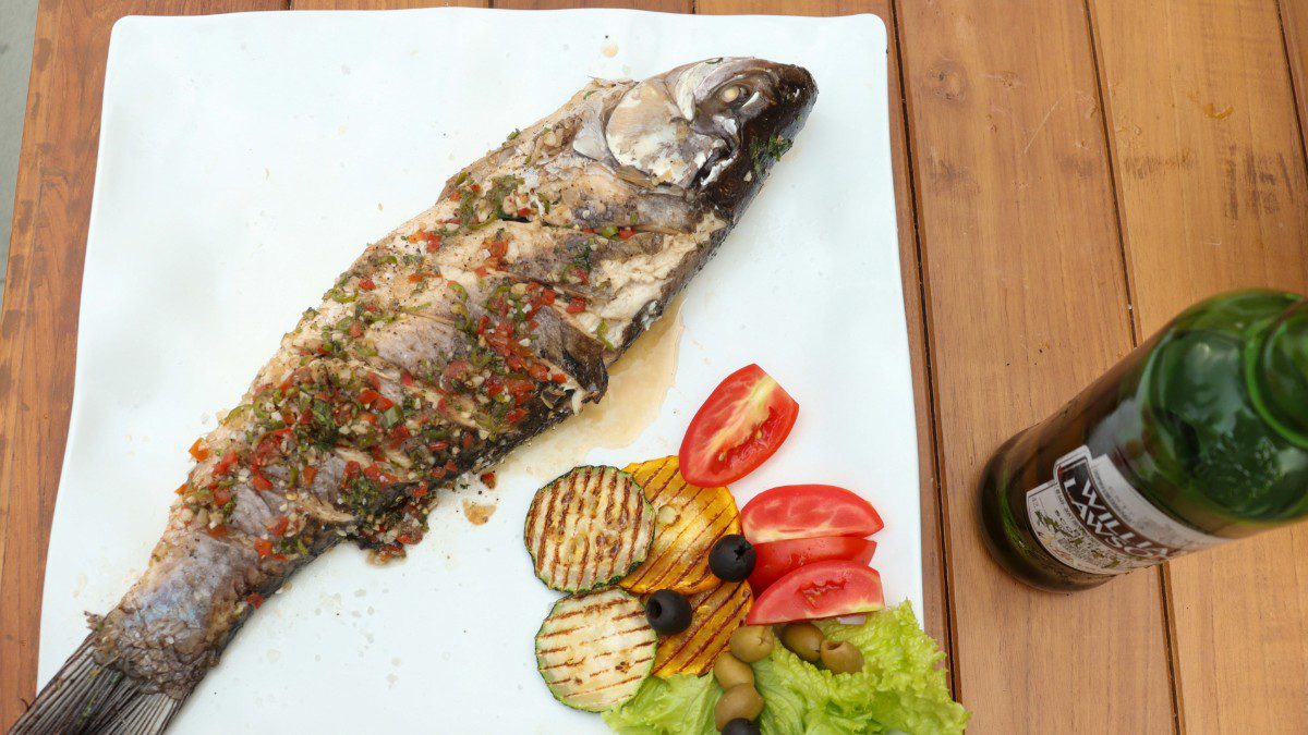 Τσιπούρα στο πιάτο