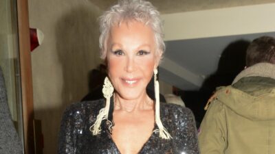 Η Ζωή Λάσκαρη σε παλιά φωτογραφία του