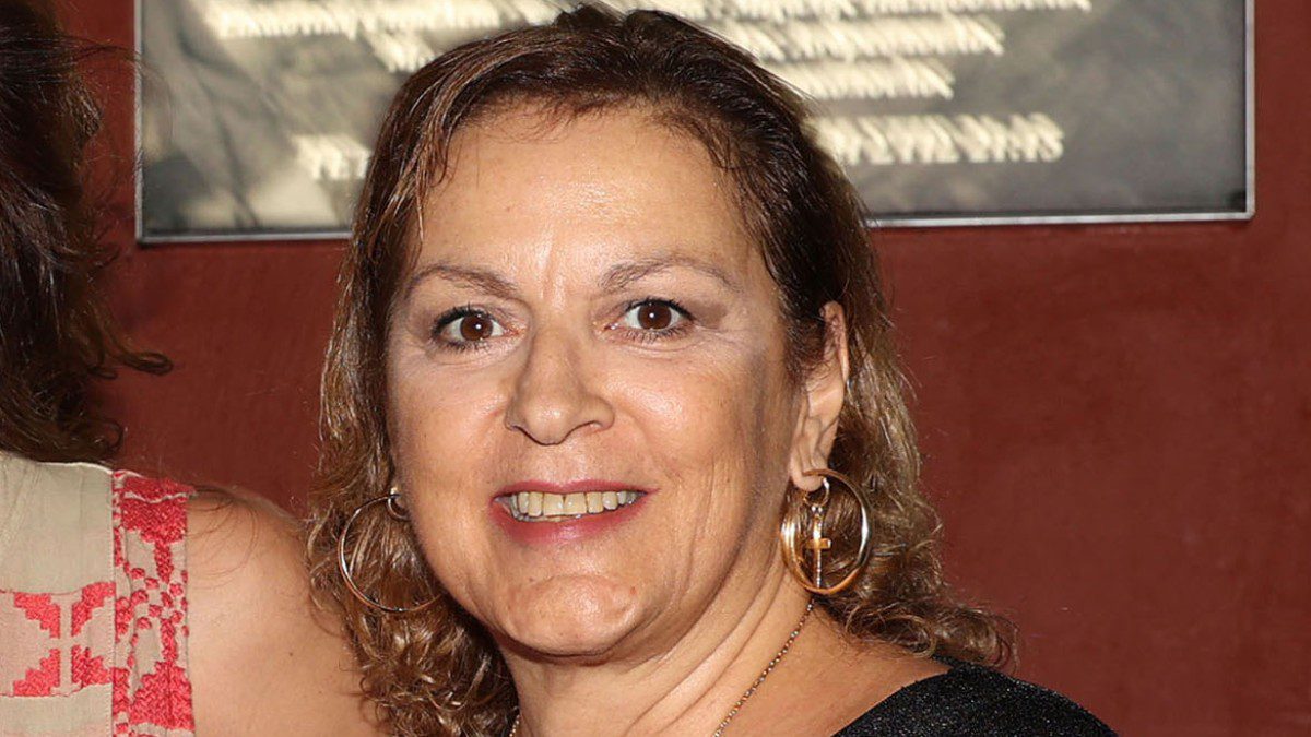 Η Άννα Παντζέλη σε φωτογραφία με συναδέλφους της