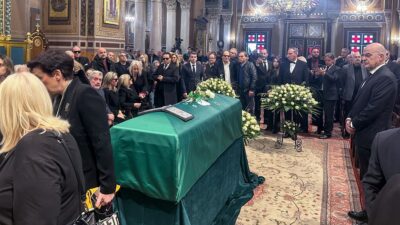 Το φέρετρο του Μίμη Δομάζου