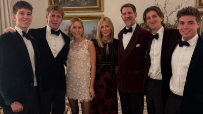 Ο Παύλος Ντε Γκρες με την οικογένειά του